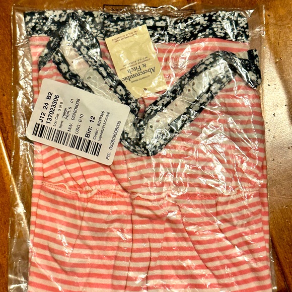 Abercrombie & Fitch Striped Tank NWT - Picture 4 of 5